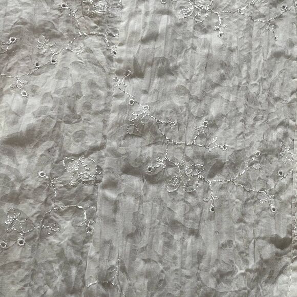 Brina & Em | White Eyelet Embroidered Button-Front Blouse | Large - Picture 5 of 8